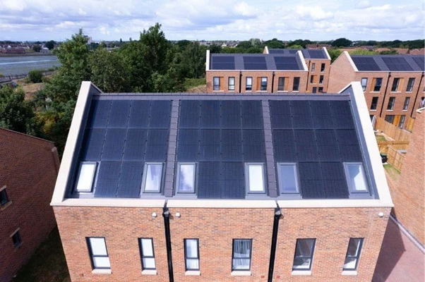 GSE in-roof solar example image